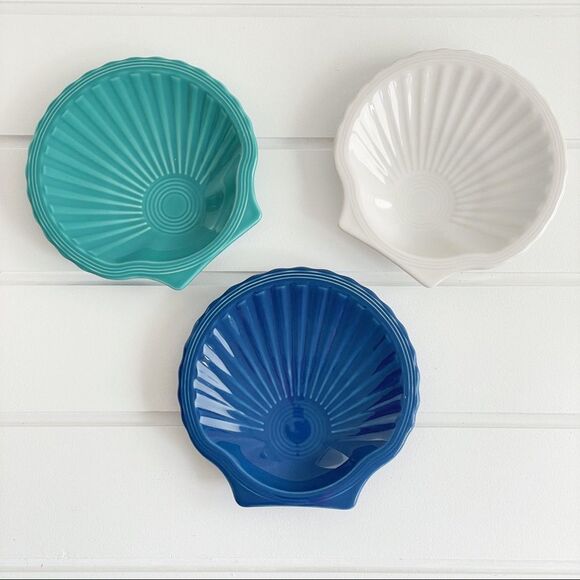 Fiesta Homer Laughlin Shell Plate Set Turquoise, White, and Lapis - Picture 1 of 14